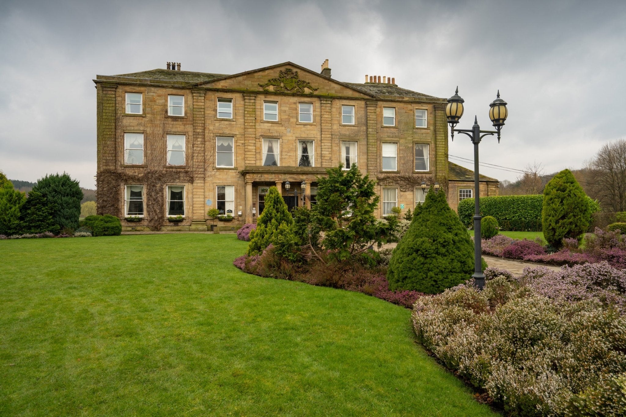 Discover the Charm of Waterton Park Hotel - Phil Sproson Photography